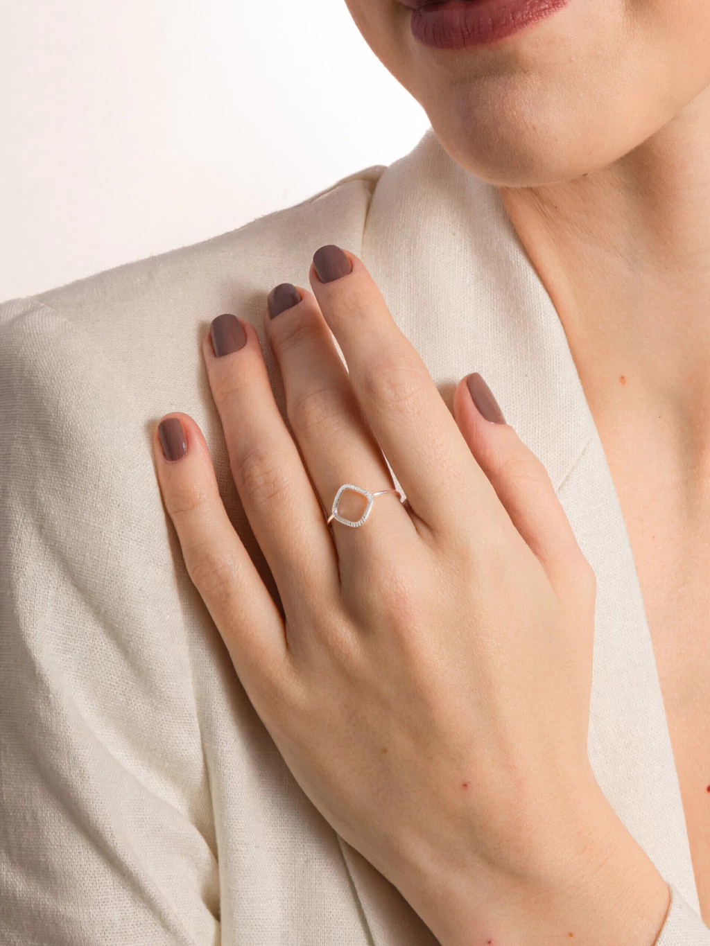 Anel Quadrado Detalhado