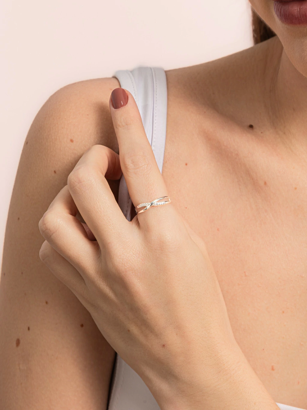 Anel Trançado Cravejado em Zircônias