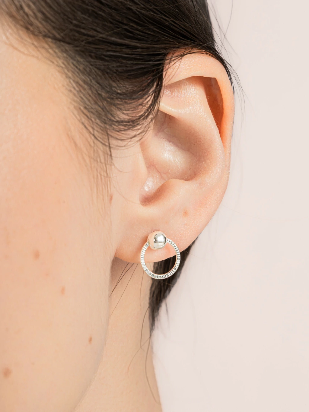 Brinco Bolinha e Círculo Vazado