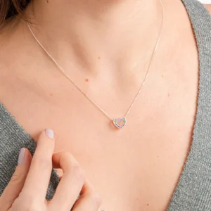 Colar Coração Vazado Cravejado em Zircônias Coloridas II