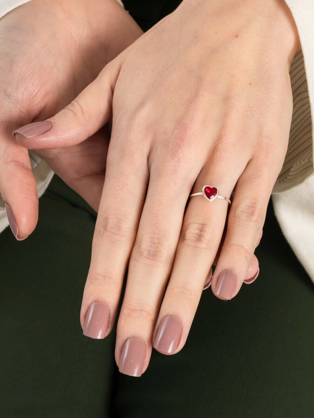 Anel Ponto de Luz Coração Vermelho