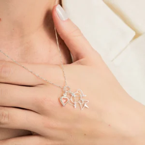 Colar de Patuá Menina com Zircônia Rosa