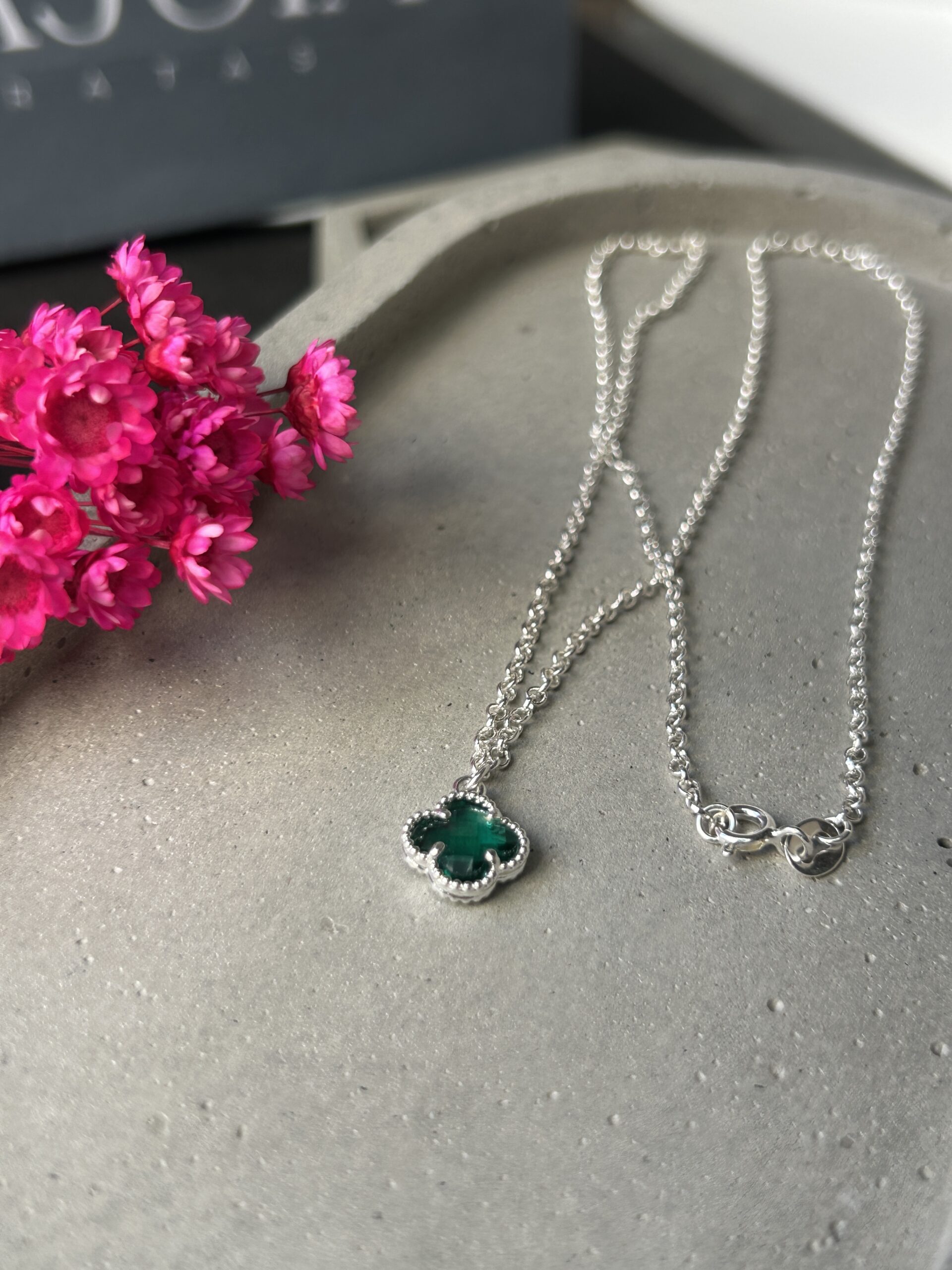 Colar de Prata 925 Trevo Detalhado Verde Pequeno
