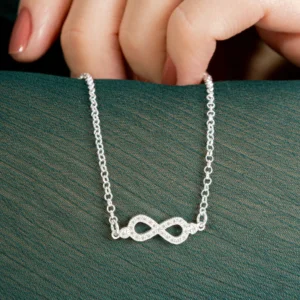 Pulseira de Prata 925 Infinito Central Cravejado em Zircônias