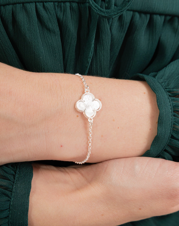Pulseira de Prata 925 Trevo Detalhado Perolado Branco