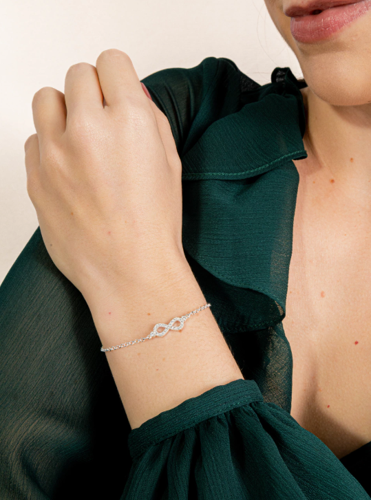 Pulseira de Prata 925 Infinito Central Cravejado em Zircônias
