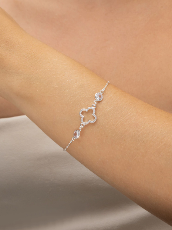 Pulseira de Prata 925 Trevo Vazado Cravejado com Zircônias e Pontos de Luz