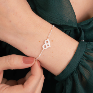 Pulseira de Prata 925 Coracao Central Com Detalhes e Zirconias Brancas