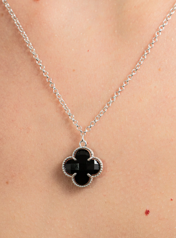Colar de Prata 925 Trevo Detalhado Preto