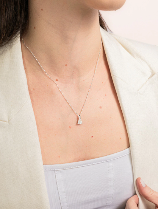 Colar de Prata 925 com Pingente Nossa Senhora Zircônias Brancas