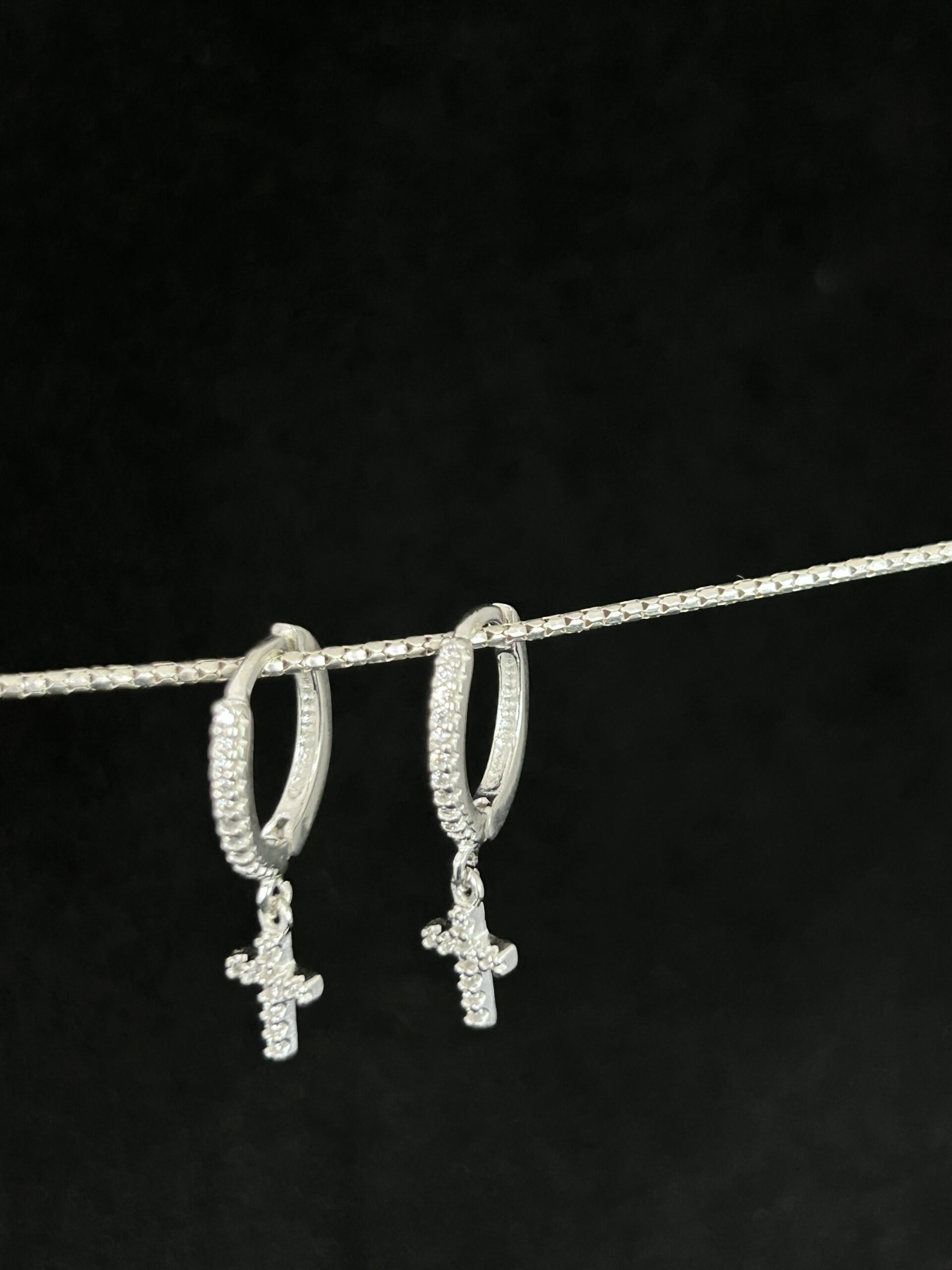 Argola De Prata 925 Com Cruz Cravejada Unissex